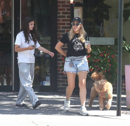 Busy Philipps and daughter Birdie Silverstein walk their dog in the West Village later meeting up with a friend for lunch. Philipps underwent surgery 6 months ago to remove a brain tumor. Featuring: Busy Philipps, Birdie Silverstein Where: New York City, New York, United States When: 04 Sep 2026 Credit: Rob Davis INSTARimages EDITORIAL USE ONLY. NOT FOR USE BY NEWSPAPERS BASED IN THE UK. Copyright: xx instar55979873