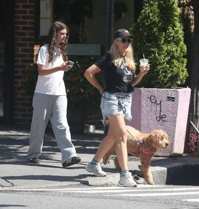Busy Philipps and daughter Birdie Silverstein walk their dog in the West Village later meeting up with a friend for lunch. Philipps underwent surgery 6 months ago to remove a brain tumor. Featuring: Busy Philipps, Birdie Silverstein Where: New York City, New York, United States When: 04 Sep 2026 Credit: Rob Davis INSTARimages EDITORIAL USE ONLY. NOT FOR USE BY NEWSPAPERS BASED IN THE UK. Copyright: xx instar55979875