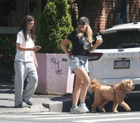 Busy Philipps and daughter Birdie Silverstein walk their dog in the West Village later meeting up with a friend for lunch. Philipps underwent surgery 6 months ago to remove a brain tumor. Featuring: Busy Philipps, Birdie Silverstein Where: New York City, New York, United States When: 04 Sep 2026 Credit: Rob Davis INSTARimages EDITORIAL USE ONLY. NOT FOR USE BY NEWSPAPERS BASED IN THE UK. Copyright: xx instar55979878