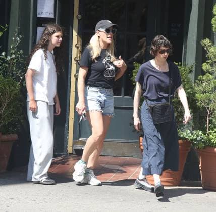 Busy Philipps and daughter Birdie Silverstein walk their dog in the West Village later meeting up with a friend for lunch. Philipps underwent surgery 6 months ago to remove a brain tumor. Featuring: Busy Philipps, Birdie Silverstein Where: New York City, New York, United States When: 04 Sep 2026 Credit: Rob Davis INSTARimages EDITORIAL USE ONLY. NOT FOR USE BY NEWSPAPERS BASED IN THE UK. Copyright: xx instar55979891