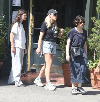 Busy Philipps and daughter Birdie Silverstein walk their dog in the West Village later meeting up with a friend for lunch. Philipps underwent surgery 6 months ago to remove a brain tumor. Featuring: Busy Philipps, Birdie Silverstein Where: New York City, New York, United States When: 04 Sep 2026 Credit: Rob Davis INSTARimages EDITORIAL USE ONLY. NOT FOR USE BY NEWSPAPERS BASED IN THE UK. Copyright: xx instar55979892