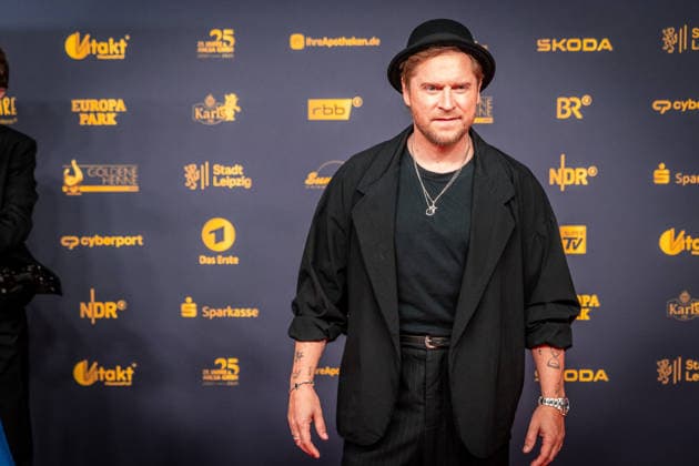 LEIPZIG, GERMANY, SEPTEMBER 4, 2026 The 2026 Golden Hen Awards ceremony on the red carpet in Exhibition Hall 1 in Leipzig. Once again, the gala will honor personalities from the worlds of entertainment, television, music, and sports will be honored Johannes Oerding 2026 Golden Hen Red Carpet