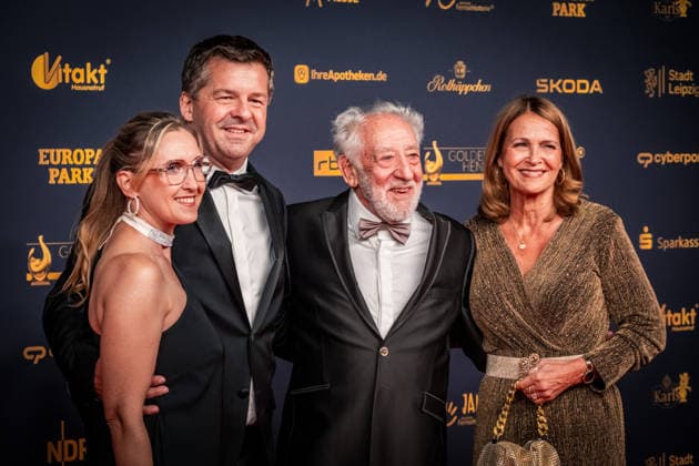 LEIPZIG, GERMANY, SEPTEMBER 4, 2026 The 2026 Golden Hen Awards ceremony on the red carpet in Exhibition Hall 1 in Leipzig. Once again, the gala will honor personalities from the worlds of entertainment, television, music, and sports will be honored Sven Schulze with Dieter Hallervorden 2026 Golden Hen Awards Red Carpet