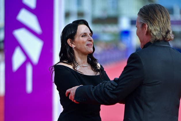 Opening Red Carpet 52nd Deauville American Film Festival FC Juliette Binoche and Ethan Hawke attends the Opening Red Carpet at the 52nd Deauville American Film Festival on September 04, 2026 in Deauville, France. Photo by Franck Castel ABACAPRESS.COM Deauville  Copyright: xCastelxFranck ABACAx
