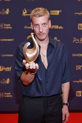 Golden Hen 2026 Felix Lobrecht, Winner of the Golden Hen 2026 Award, Leipzig Trade Fair, Leipzig Date: September 4, 2026 Copyright: xEventpress Kratschx