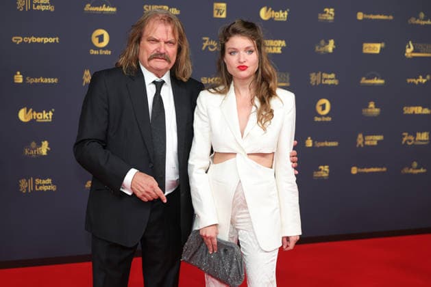 2026 Golden Hen Awards Ceremony: Leslie Mandoki with her daughter Lara Mandoki on the red carpet at the 2026 Golden Hen Awards Ceremony on September 4, 2026, at the Leipzig Trade Fair, Hall 1, Leipzig, Saxony, Germany