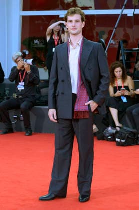 Emanuele Maria DI Stefano at the premiere of the film *La città dei vivi* at the 2023 Venice Biennale—the 83rd Venice International Film Festival—at the Palazzo del Cinema in Venice, September 4, 2026 Foto:xA.xM.xTinghinox xFuturexImagex citta_6906