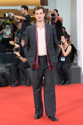 Emanuele Maria DI Stefano at the premiere of the film *La città dei vivi* at the 2023 Venice Biennale—the 83rd Venice International Film Festival—at the Palazzo del Cinema in Venice, September 4, 2026 Foto:xA.xM.xTinghinox xFuturexImagex citta_6908
