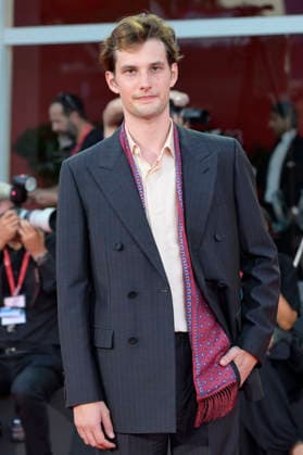 Emanuele Maria DI Stefano at the premiere of the film *La città dei vivi* at the 2023 Venice Biennale—the 83rd Venice International Film Festival—at the Palazzo del Cinema in Venice, September 4, 2026 Foto:xA.xM.xTinghinox xFuturexImagex citta_6910