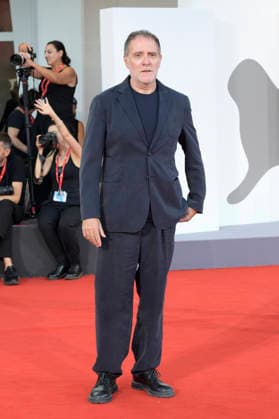 Valerio Mastandrea at the premiere of the film *La città dei vivi* at the 2023 Venice Biennale—the 83rd Venice International Film Festival—at the Palazzo del Cinema in Venice, September 4, 2026 Foto:xA.xM.xTinghinox xFuturexImagex citta_6912