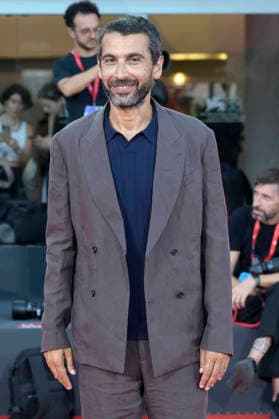Edoardo Gabbriellini at the premiere of the film *La città dei vivi* at the 2023 Venice Biennale—the 83rd Venice International Film Festival—at the Palazzo del Cinema in Venice, September 4, 2026 Foto:xA.xM.xTinghinox xFuturexImagex citta_6920