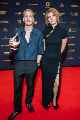 ABB GOLDEN HEN Felix Lobrecht and Filiz Tasdan, winners of the Golden Hen Award, appeared on the red carpet with the Golden Hen at the 32nd Golden Hen Audience Award ceremony at the Neue Messe Leipzig on September 4, 2026, in Leipzig, Saxony, Germany
