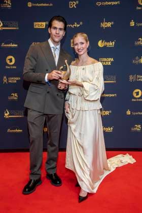 ABB GOLDEN HEN Nikita Volodin and Minerva Hase, figure skaters and pairs champions, appeared on the red carpet with the Golden Hen at the 32nd Golden Hen Audience Choice Award ceremony at the Neue Messe Leipzig on September 4, 2026, in Leipzig, Saxony, Germany