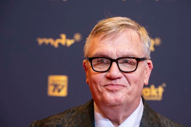 ABB GOLDEN HEN: Hape Kerkeling, winner of the Golden Hen Award, appeared on the red carpet with a hen at the 32nd Golden Hen Audience Award ceremony at the Neue Messe Leipzig on September 4, 2026, in Leipzig, Saxony, Germany