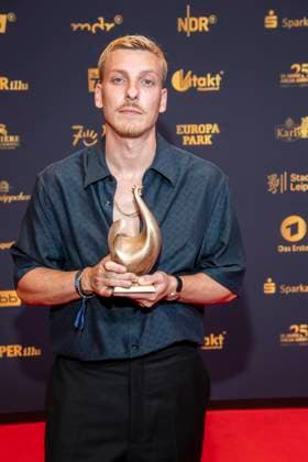 ABB GOLDEN HEN Felix Lobrecht and Filiz Tasdan, winners of the Golden Hen Award, appeared on the red carpet at the 32nd Golden Hen Audience Award ceremony at the Neue Messe Leipzig on September 4, 2026, in Leipzig, Saxony, Germany