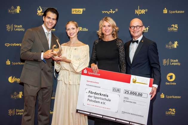 ABB GOLDEN HEN Nikita Volodin and Minerva Hase, figure skating pairs champions, appeared on the red carpet with the Golden Hen at the 32nd Golden Hen Audience Choice Award ceremony at the Neue Messe Leipzig on September 4, 2026, in Leipzig, Saxony, Germany