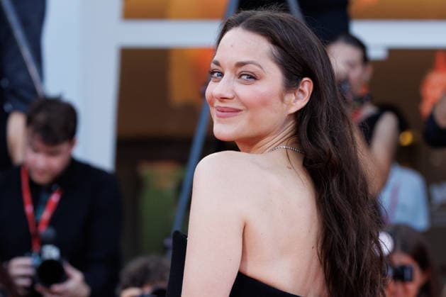News - Mr. Nelson, Did You Kill People? Red Carpet - The 83rd Venice International Film Festival VENICE, ITALY - SEPTEMBER 04: Marion Cotillard attends the Mr. Nelson, Did You Kill People? Screening during the 83rd Venice International Film Festival at Sala Grande on September 04, 2026 in Venice, Italy. Photo: Cinzia Camela. Lido di Venezia Palazzo del Cinema Italy Copyright: xCinziaxCamelax xLiveMediax LPN_2642570