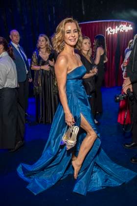 ABB GOLDHENNE Bettina Cramer dancing barefoot, shoes in hand, wearing a blue dress, as a guest at the after-show party following the 32nd Golden Hen Audience Choice Award ceremony at the Neue Messe Leipzig on September 4, 2026, in Leipzig, Saxony, Germany