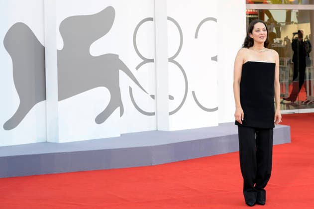 Marion Cotillard at the premiere of the film *Mr. Nelson, Did You Kill People? Nelson san, anata wa hito o koro shimashita ka* at the 2023 Venice Biennale—the 83rd Venice International Film Festival—at the Palazzo del Cinema in Venice, September 4, 2026 Foto:xA.xM.xTinghinox xFuturexImagex people_6823