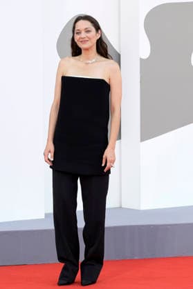 Marion Cotillard at the premiere of the film *Mr. Nelson, Did You Kill People? Nelson san, anata wa hito o koro shimashita ka* at the 2023 Venice Biennale—the 83rd Venice International Film Festival—at the Palazzo del Cinema in Venice, September 4, 2026 Foto:xA.xM.xTinghinox xFuturexImagex people_6828