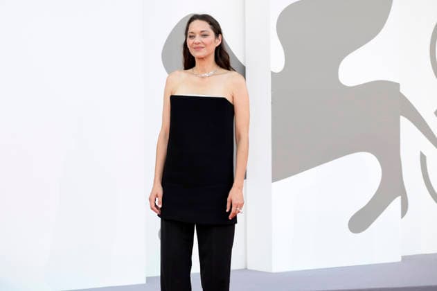 Marion Cotillard at the premiere of the film *Mr. Nelson, Did You Kill People? Nelson san, anata wa hito o koro shimashita ka* at the 2023 Venice Biennale—the 83rd Venice International Film Festival—at the Palazzo del Cinema in Venice, September 4, 2026 Foto:xA.xM.xTinghinox xFuturexImagex people_6830