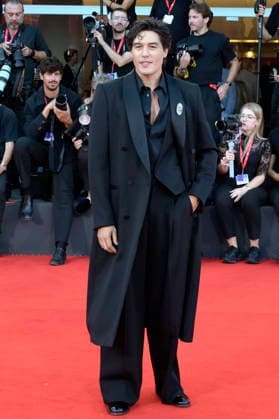 Cristiano Caccamo at the premiere of the feature film *Mr. Nelson, Did You Kill People? Nelson san, anata wa hito o koro shimashita ka* at the 2023 Venice Biennale—the 83rd Venice International Film Festival—at the Palazzo del Cinema in Venice, September 4, 2026 Foto:xA.xM.xTinghinox xFuturexImagex people_6876