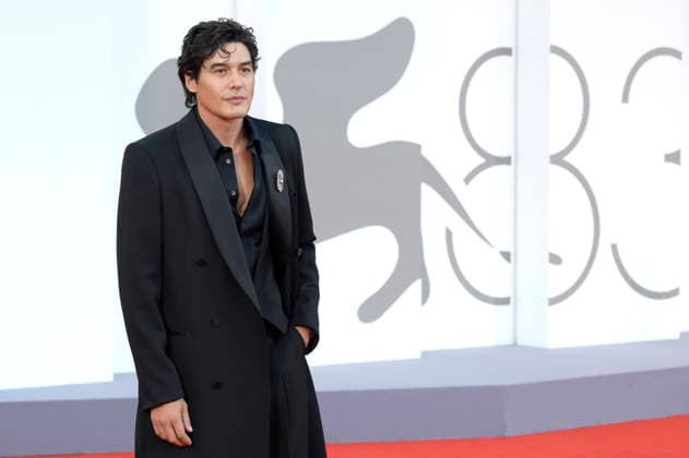 Cristiano Caccamo at the premiere of the feature film *Mr. Nelson, Did You Kill People? Nelson san, anata wa hito o koro shimashita ka* at the 2023 Venice Biennale—the 83rd Venice International Film Festival—at the Palazzo del Cinema in Venice, September 4, 2026 Foto:xA.xM.xTinghinox xFuturexImagex people_6880