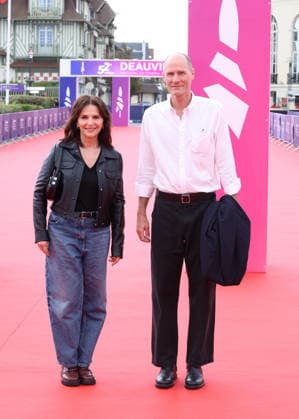 Juliette Binoche and director Lance Hammer at the premiere of *Queen at Sea* (Competition) at the 52nd Deauville American Film Festival on September 5, 2026. Denis Guignebourg, Bestimage. Premiere of *Queen at Sea* (Competition) at the 52nd Deauville American Film Festival, September 5, 2026, Deauville, France  Copyright: xDenisxGuignebourgx xBestimagexDenisxGuignebourgx xBestimagex