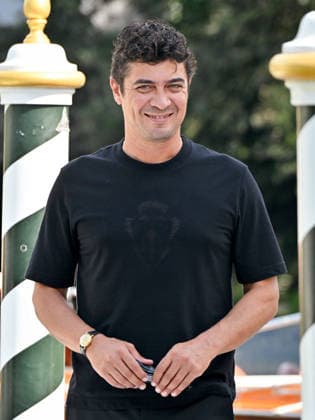 IPA88138607 - Venice, 83rd Venice International Film Festival 2026 - Day 4 - Arrivals at the Excelsior Hotel pier - Pictured: Riccardo Scamarcio  Copyright: xManuelexMangiarottix xPoolxPhotoxEventsx08x 88138607