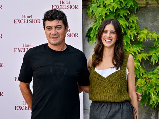 IPA88138984 - Venice, 83rd Venice International Film Festival 2026 - Day 4 - Arrivals at the Excelsior Hotel pier - Pictured: Riccardo Scamarcio and Benedetta Porcaroli  Copyright: xManuelexMangiarottix xPoolxPhotoxEventsx08x 88138984