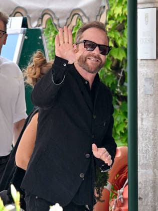 IPA88140647 - Venice, 83rd Venice International Film Festival 2026 - Day 4 - Arrivals at the Excelsior Hotel™s pier - Pictured: Kiefer Sutherland  Copyright: xManuelexMangiarottix xPoolxPhotoxEventsx08x 88140647