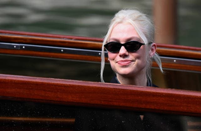 September 5, 2026, Venice, ITALY: US singer-songwriter Phoebe Bridgers arrives at the Lido Beach for the Venice International Film Festival, in Venice, Italy, 05 September 2026. The 83rd edition of the Venice Film Festival runs from 02 to 12 September 2026. ANSA ETTORE FERRARI Venice ITALY  - ZUMAa110 20260905_zaf_a110_026 Copyright: xEttorexFerrarix