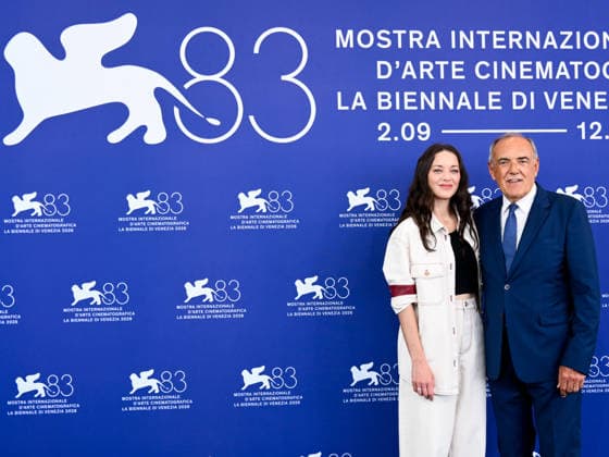 IPA88141011 - Venice, 83rd Venice International Film Festival 2026 - Day 4. Biennale College Cinema photocall. Pictured: Marion Cotillard, Alberto Barbera  Copyright: xAlbertoxTerenghix xPoolxPhotoxEventsx08x 88141011