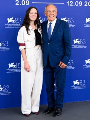 IPA88141009 - Venice, 83rd Venice International Film Festival 2026 - Day 4. Biennale College Cinema photocall. Pictured: Marion Cotillard, Alberto Barbera  Copyright: xAlbertoxTerenghix xPoolxPhotoxEventsx08x 88141009