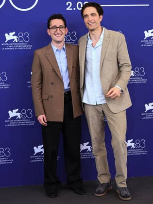 IPA88144329 - Venice, 83rd Venice International Film Festival 2026 - Day 4 - PRIMETIME photocall - Pictured: Lance Oppenheim, Robert Pattinson  Copyright: xAlbertoxTerenghix xPoolxPhotoxEventsx08x 88144329