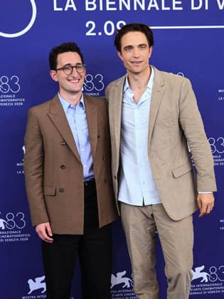 IPA88144334 - Venice, 83rd Venice International Film Festival 2026 - Day 4 - PRIMETIME photocall - Pictured: Lance Oppenheim, Robert Pattinson  Copyright: xAlbertoxTerenghix xPoolxPhotoxEventsx08x 88144334