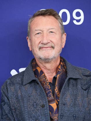 IPA88145051 - Venice, 83rd Venice International Film Festival 2026 - Day 4 - Photocall for Oasis: Don t Look Back in Anger - Pictured: Steven Knight  Copyright: xAlbertoxTerenghix xPoolxPhotoxEventsx08x 88145051