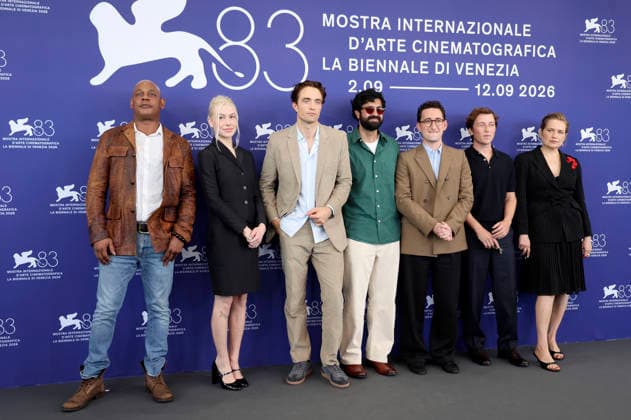 Bokeem Woodbine, Phoebe Bridgers, Robert Pattinson, Ajon Singh, Lance Oppenheim, Skyler Gisondo, and Merritt Wever at the photocall for the film *Primetime* at the 2026 Venice Biennale—the 83rd Venice International Film Festival—at the Palazzo del Casino in Venice, September 5, 2026 Foto:xD.xBedrosianx xFuturexImagex primetime_6891