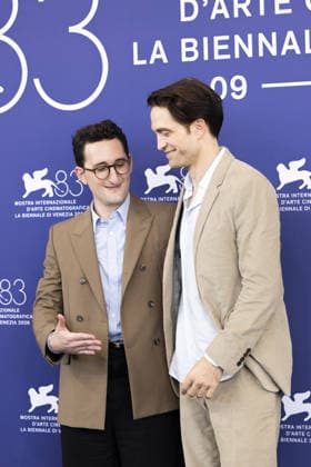 Primetime Photocall - The 83rd Venice International Film Festival VENICE, ITALY - SEPTEMBER 05: Director Lance Oppenheim (L) and Robert Pattinson (R) attend the Primetime Photocall during the 83rd Venice International Film Festival at Palazzo del Casino on September 05, 2026 in Venice, Italy. Primo Barol Anadolu Venice Italy. Editorial use only. Please get in touch for any other usage.  Copyright: x2026xAnadoluxPrimoxBarolx