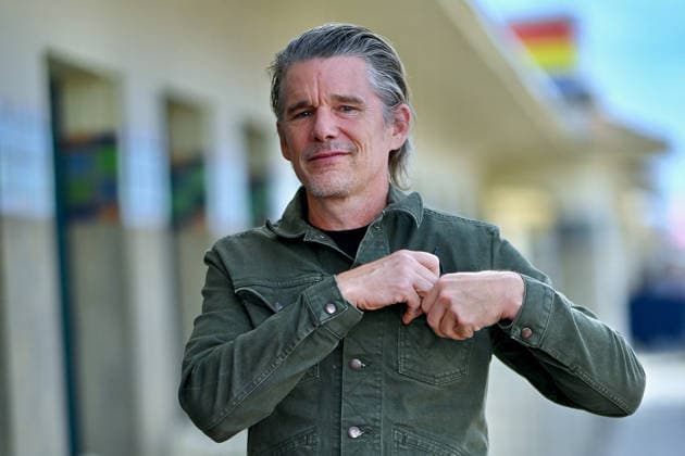 Deauville Ethan Hawke Photocall FC Ethan Hawke poses for the photographers after he unveiled his cabin sign as a tribute for her career along the Promenade des Planches at the 52nd Deauville American Film Festival on September 05, 2026 in Deauville, France. Photo by Franck Castel ABACAPRESS.COM Deauville  Copyright: xCastelxFranck ABACAx