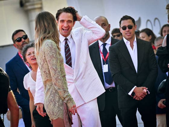 IPA88149515 - Venice, 83rd Venice International Film Festival 2026 - Night 4 - Primetime Red Carpet - Pictured: Robert Pattinson, Suki Waterhouse  Copyright: xManuelexMangiarottix xPoolxPhotoxEventsx08x 88149515