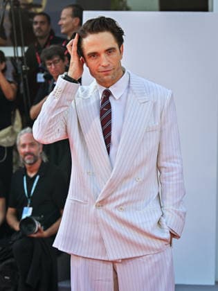 IPA88150241 - Venice, 83rd Venice International Film Festival 2026 - Night 4 - Primetime Red Carpet - Pictured: Robert Pattinson  Copyright: xManuelexMangiarottix xPoolxPhotoxEventsx08x 88150241