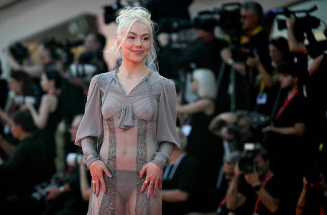 September 5, 2026, Venice, ITALY: US singer-songwriter Phoebe Bridgers arrives for the premiere of Primetime during the 83rd Venice Film Festival in Venice, Italy, 05 September 2026. The movie is presented in official competition Venezia 83 at the festival running from 02 to 12 September 2026. ANSA ETTORE FERRARI. Venice ITALY  - ZUMAa110 20260905_zaf_a110_093 Copyright: xEttorexFerrarix