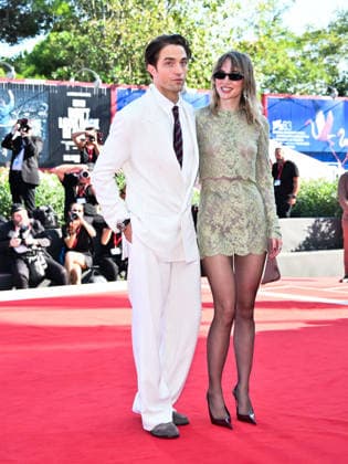 IPA88152265 - Venice, 83rd Venice International Film Festival 2026 - Night 4. Red carpet for the film Primetime. Pictured: Robert Pattinson, Suki Waterhouse  Copyright: xSimonexComix xPoolxPhotoxEventsx08x 88152265