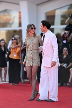 Robert Pattinson and his girlfriend Suki Waterhouse at the premiere of *Primetime* during the 83rd Venice International Film Festival (Mostra) in Venice, Italy, on September 5, 2026. Pierre Perusseau, Bestimage. Robert Pattinson and Suki Waterhouse attend the *Primetime* screening during the 83rd Venice International Film Festival at the Sala Grande on September 5, 2026, in Venice, Italy. Venice, Italy  Copyright: xPierrexPerusseaux xBestimagexPierrexPerusseaux xBestimagex