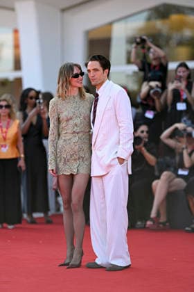 Robert Pattinson and his girlfriend Suki Waterhouse at the premiere of *Primetime* during the 83rd Venice International Film Festival (Mostra) in Venice, Italy, on September 5, 2026. Pierre Perusseau, Bestimage. Robert Pattinson and Suki Waterhouse attend the *Primetime* screening during the 83rd Venice International Film Festival at the Sala Grande on September 5, 2026, in Venice, Italy. Venice, Italy  Copyright: xPierrexPerusseaux xBestimagexPierrexPerusseaux xBestimagex