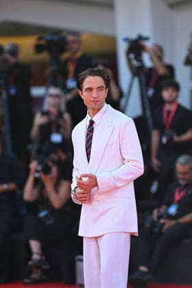 Robert Pattinson at the premiere of *Primetime* during the 83rd Venice International Film Festival (Mostra) in Venice, Italy, on September 5, 2026. Pierre Perusseau, Bestimage. Robert Pattinson waits for the *Primetime* screening during the 83rd Venice International Film Festival at the Sala Grande on September 5, 2026, in Venice, Italy. Venice, Italy  Copyright: xPierrexPerusseaux xBestimagexPierrexPerusseaux xBestimagex