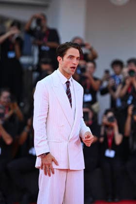 Robert Pattinson at the premiere of *Primetime* during the 83rd Venice International Film Festival (Mostra) in Venice, Italy, on September 5, 2026. Pierre Perusseau, Bestimage. Robert Pattinson waits for the *Primetime* screening during the 83rd Venice International Film Festival at the Sala Grande on September 5, 2026, in Venice, Italy. Venice, Italy  Copyright: xPierrexPerusseaux xBestimagexPierrexPerusseaux xBestimagex