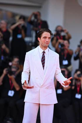 Robert Pattinson at the premiere of *Primetime* during the 83rd Venice International Film Festival (Mostra) in Venice, Italy, on September 5, 2026. Pierre Perusseau, Bestimage. Robert Pattinson waits for the *Primetime* screening during the 83rd Venice International Film Festival at the Sala Grande on September 5, 2026, in Venice, Italy. Venice, Italy  Copyright: xPierrexPerusseaux xBestimagexPierrexPerusseaux xBestimagex