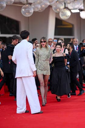 Robert Pattinson and his girlfriend Suki Waterhouse at the premiere of *Primetime* during the 83rd Venice International Film Festival (Mostra) in Venice, Italy, on September 5, 2026. Pierre Perusseau, Bestimage. Robert Pattinson and Suki Waterhouse attend the *Primetime* screening during the 83rd Venice International Film Festival at the Sala Grande on September 5, 2026, in Venice, Italy. Venice, Italy  Copyright: xPierrexPerusseaux xBestimagexPierrexPerusseaux xBestimagex